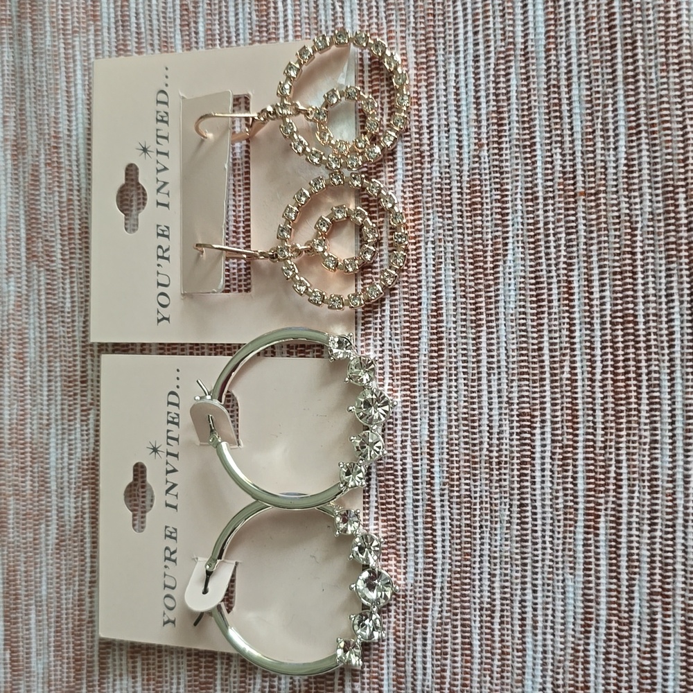 YOU'RE INVITED BRAND WOMEN'S FASHION JEWELRY BUNDLE 2 PAIRS OF PIERCED EARRINGS